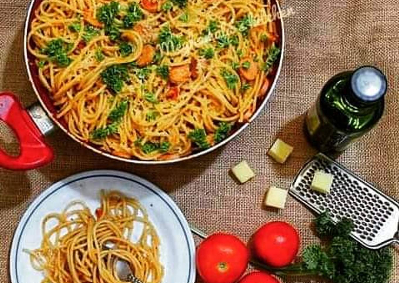 Spaghetti in tomato sauce