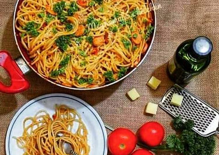 Recipe of Perfect Spaghetti in tomato sauce