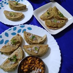 Dabeli stuffed mini parathas A picture of Dabeli stuffed mini parathas.