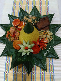 Foto resep Tumpeng Nasi Kuning