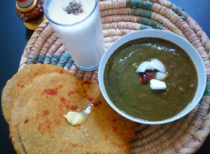 A picture of Makki ki roti Sarso da saag.