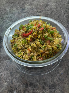 अंकूरीत मोठ की चाट (ankurit moth ki chaat recipe in Hindi) रेसिपी मुख्य फोटो