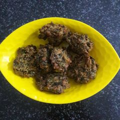 A picture of Methi pakora.