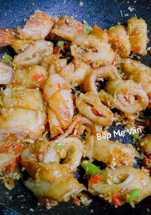 Hình của món Mì căn xào sả ớt.