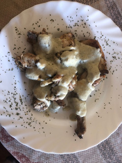 Una foto de 377. Conejo asado con salsa gorgonzola (principal carne)