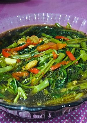 Foto resep Tumis Kangkung Sederhana munggunakan Rice Cooker