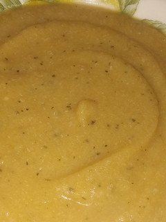 Una foto de Puré de pollo y verduras