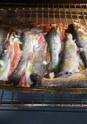 Una foto de Truchas con jamón