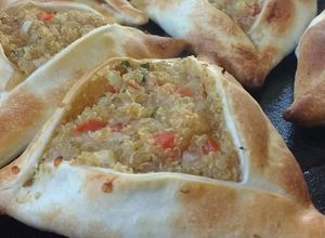 Una foto de Empanadas árabes de quinoa