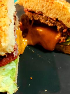 Φωτογραφία της συνταγής Η Τζούσι Λούσι 🍔! (Juicy Lucy Burger)