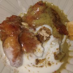 A picture of Aloo tikki chaat.