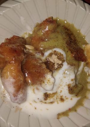 A picture of Aloo tikki chaat.