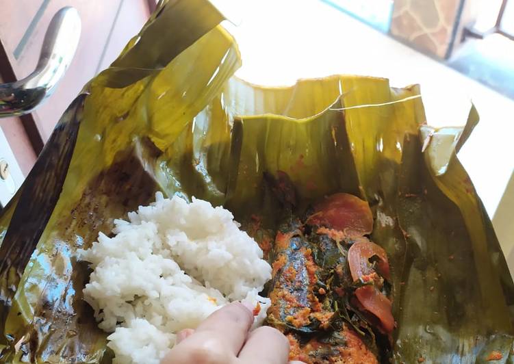 makanan Pepes Pedas Ikan Layang Anti Gagal