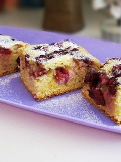Piskóta sok cseresznyével 30 perc alatt recept fotója