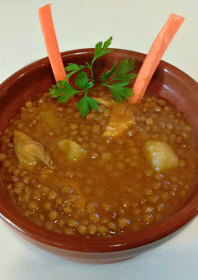 Una foto de Lentejas de bote con pollo