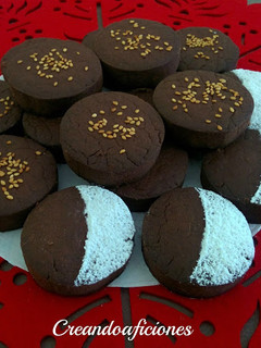 Una foto de Mantecados de chocolate con aceite de oliva