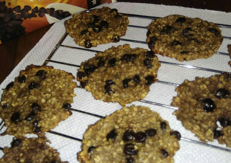 Simple Banana Oat Cookies