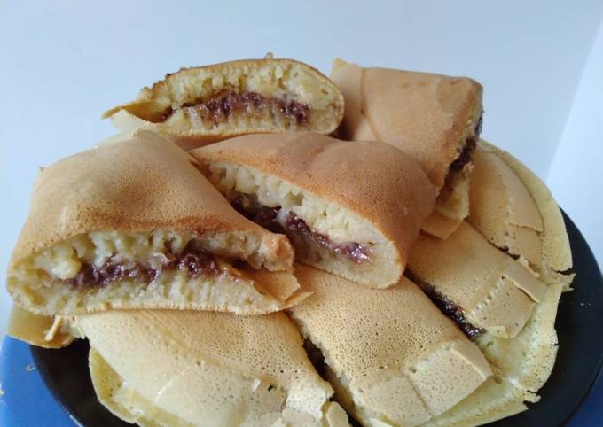 Resep Martabak Manis Teflon Praktis oleh Danik Prona - Cookpad