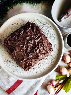 ডেক্যাডেন্ট চকোলেট কেক(decadent chocolate cake in Bengali) রেসিপির প্রধান ছবি