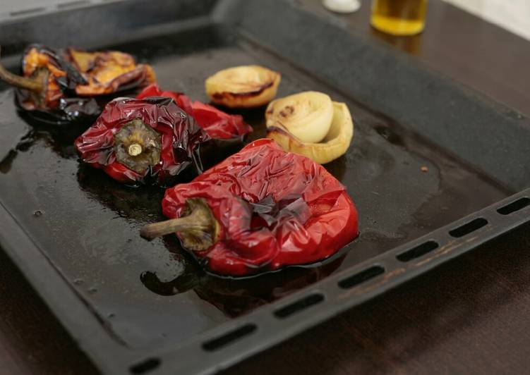 Verduras asadas y ¿Cómo quitar la piel del pimiento fácilmente?