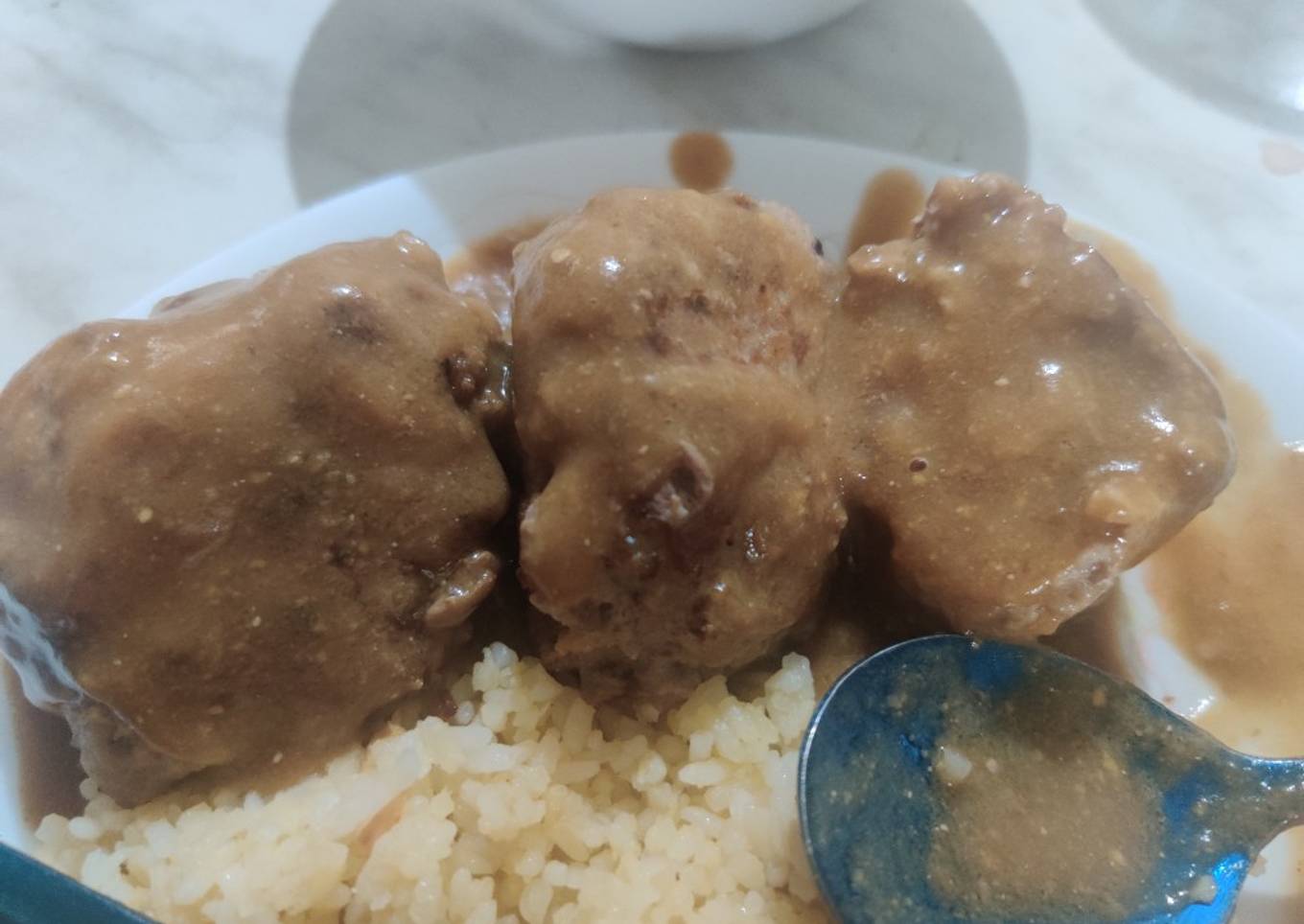 Swedish Meatballs and Gravy