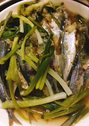 Hình của món Cá Nục con hấp cuốn bánh tráng.