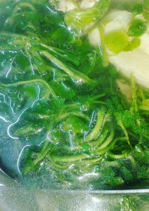 Hình của món Canh xà lách xoong xương gà.