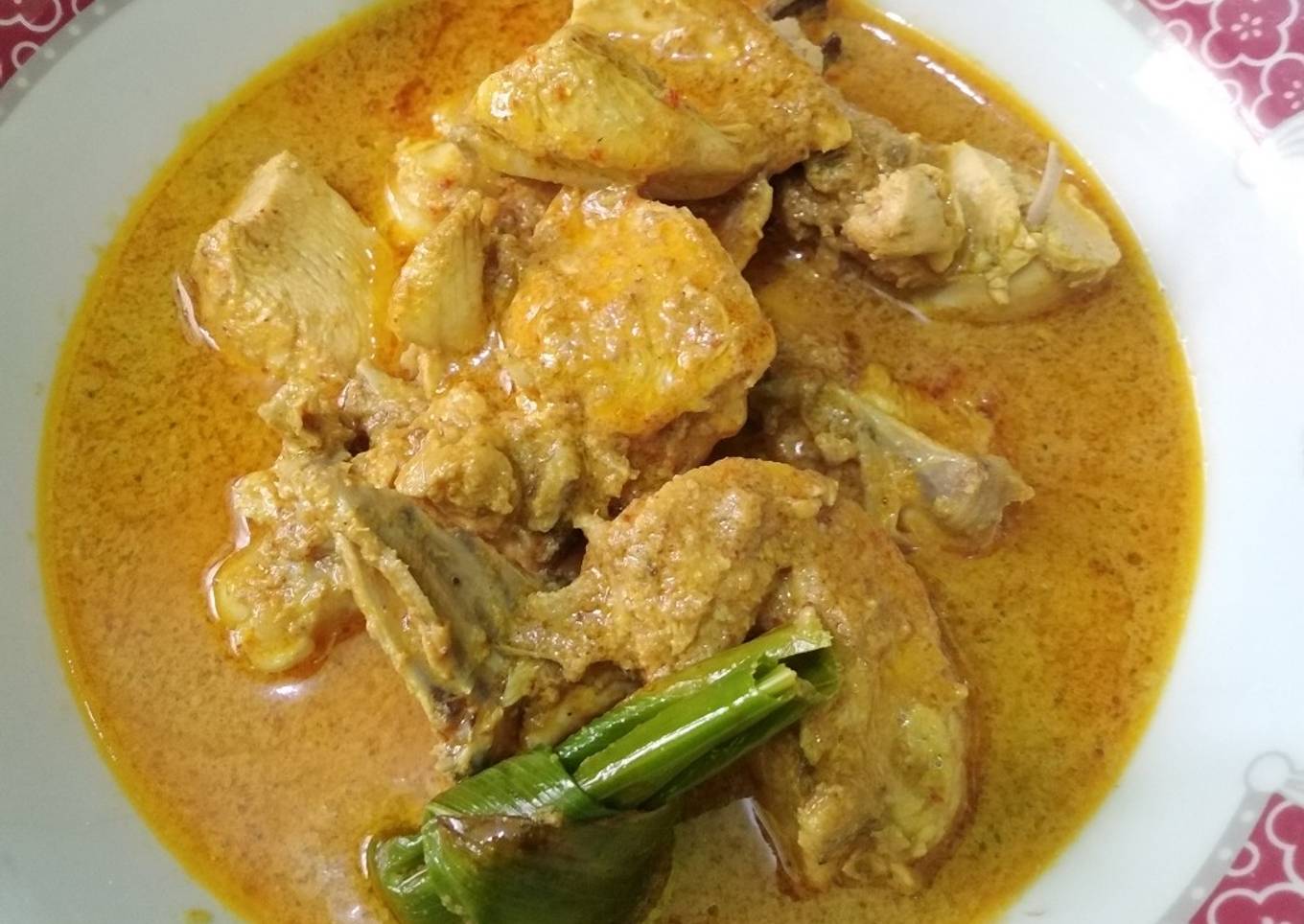 Ayam gulai bumbu kelapa sangrai