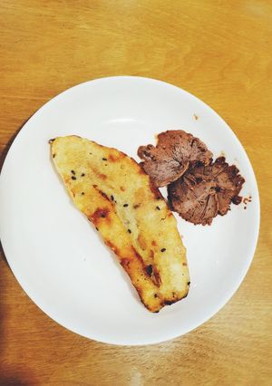 Hình của món Bánh chuối + kem.