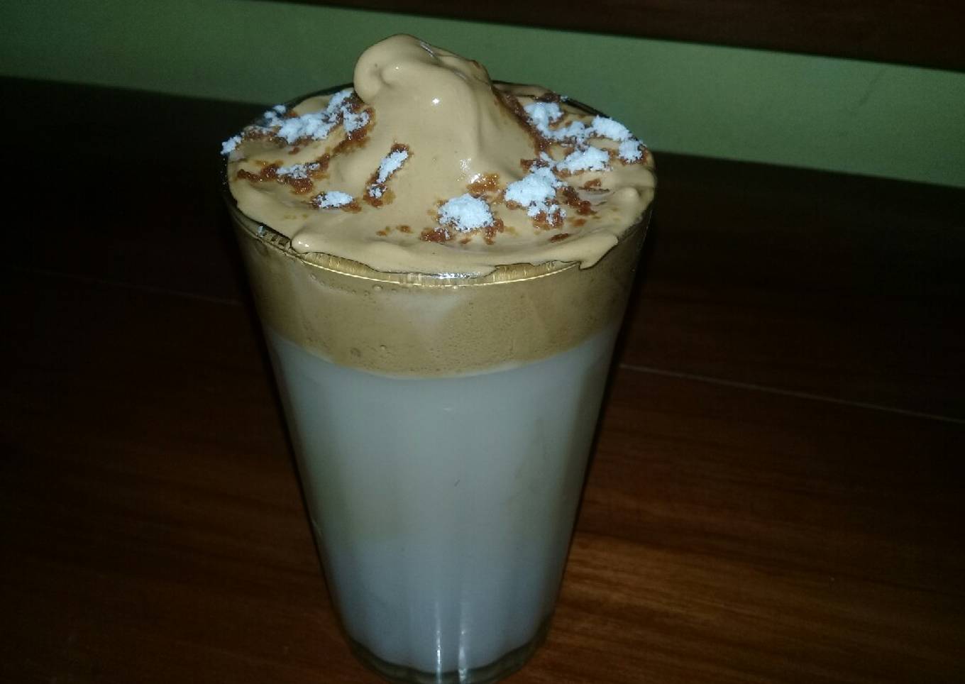 Dalgona coffe