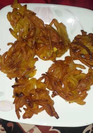 A picture of Onion pakoda.