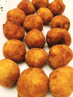 Una foto de Bolitas de flamenquín💃💃💃