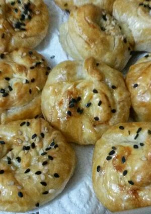 Una foto de Knishes de papa y calabaza