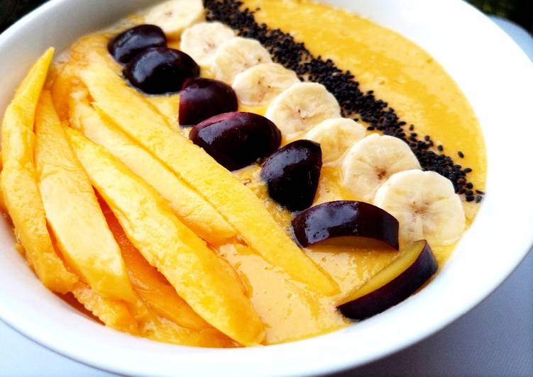 Steps to Prepare Easy mango smoothie bowl in 33 Minutes for Mom