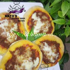 A picture of Simple mini pizza.