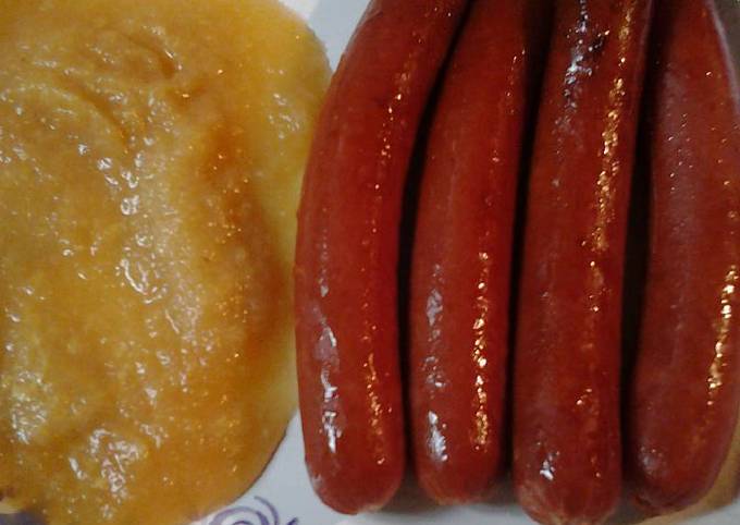 Hotdogs with applesauce