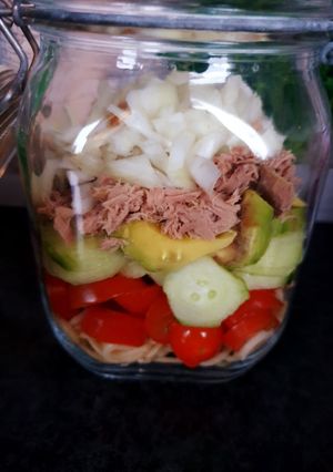Une photo de Salade 🥗 en bocal 😋🤤