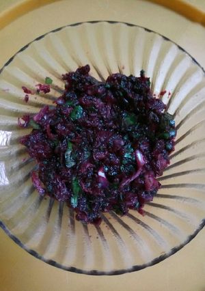 A picture of Beet green chutney.