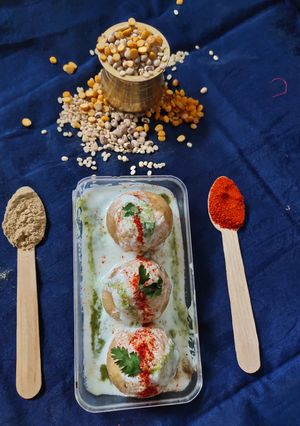 A picture of Mix lentil dahi bhalla.