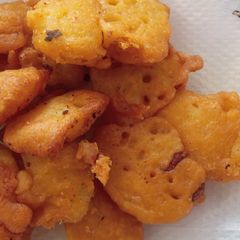 A picture of Gram flour bhajia.