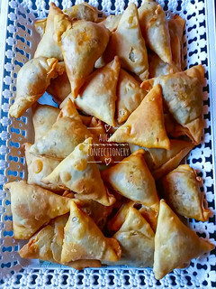 A picture of Samosa(potatoes and beef filling).