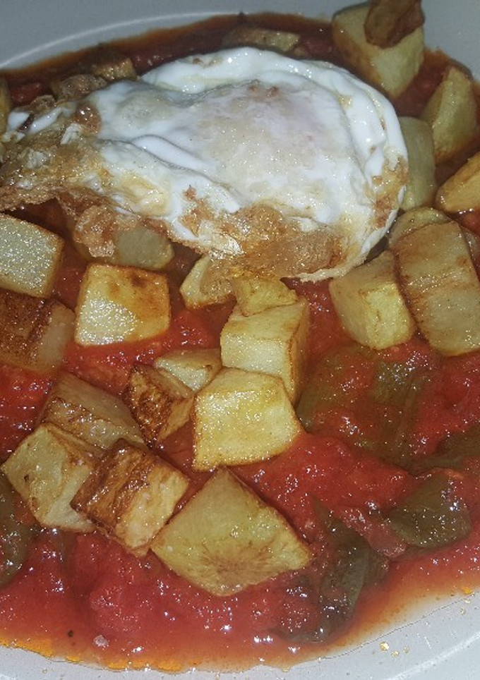 Una foto de Pimiento frito con salsa de tomate casero