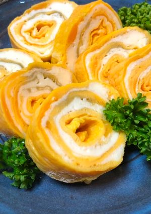A picture of Japanese white and yellow Egg Roll.