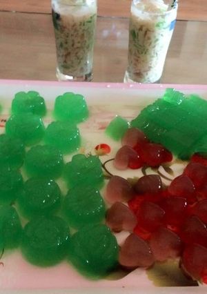 Hình của món Thạch nấu từ rong biển tự nhiên.