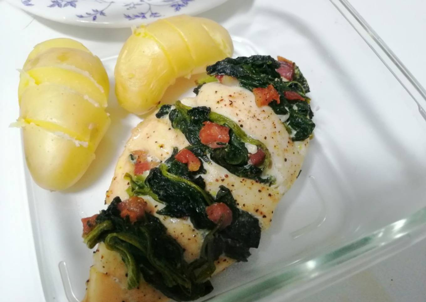 Pechuga rellena a la salsa de roquefort