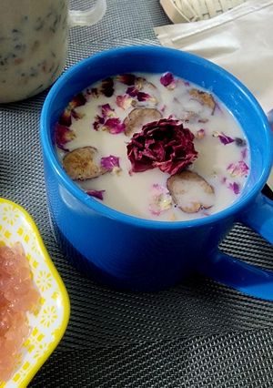 Hình của món Trà sữa hoa hồng (trà sữa Vân Nam).