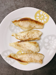 檸檬烤鯛魚片 的食譜成品照片