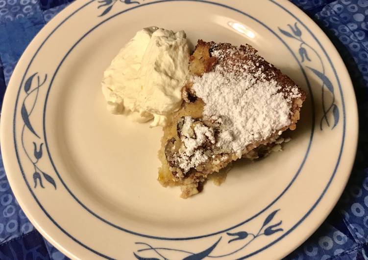 Æbleclafoutis med romdrukne rosiner