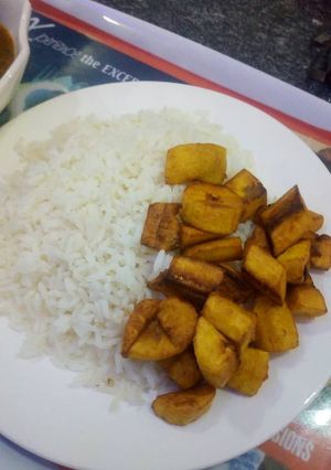 A picture of Buttered rice and fried dodo.