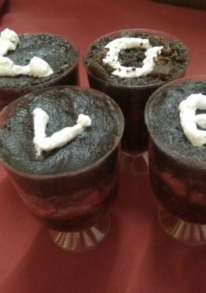 A picture of Strawberry chocolate pudding.